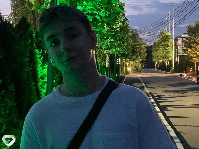 Артём, 18, Краснодаре — анкета №3940782