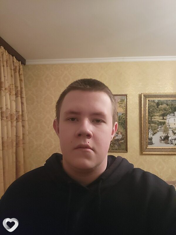 Михаил, 18, Москве — анкета №3940948
