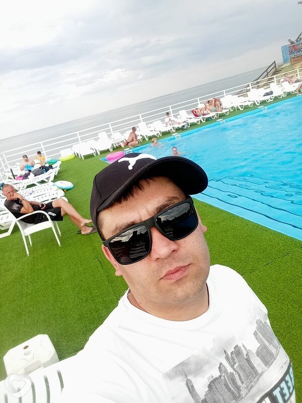 Михаил, 30, Луганске — анкета №3942307