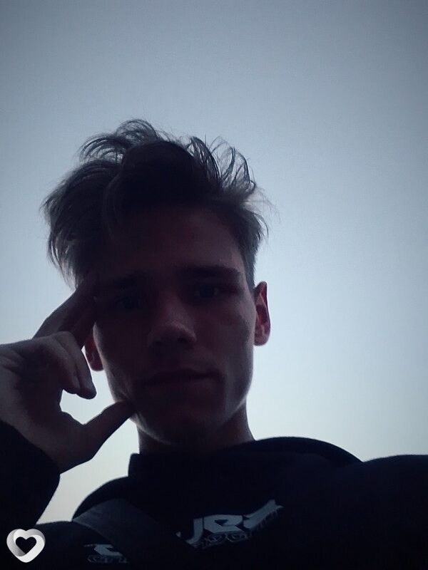 Артём, 22, Армавире — анкета №3943444