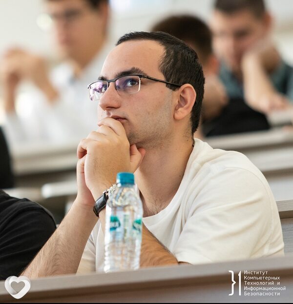 Илиас, 19, Таганроге — анкета №3943517