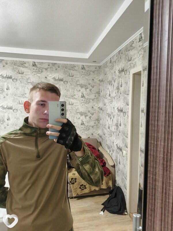 Кирилл, 18, Барнауле — анкета №3943895