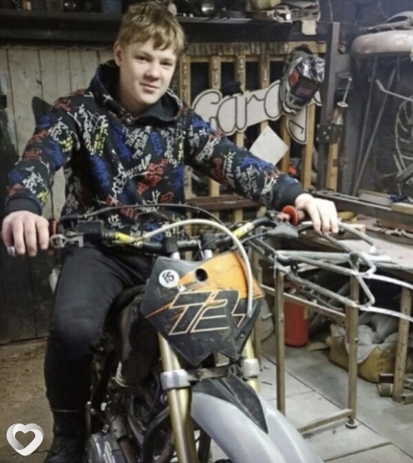 Дима, 18, Орше — анкета №3945961