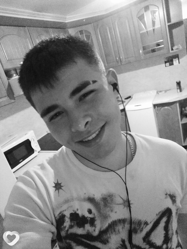 Дмитрий, 21, Улан-Удэ — анкета №3948077