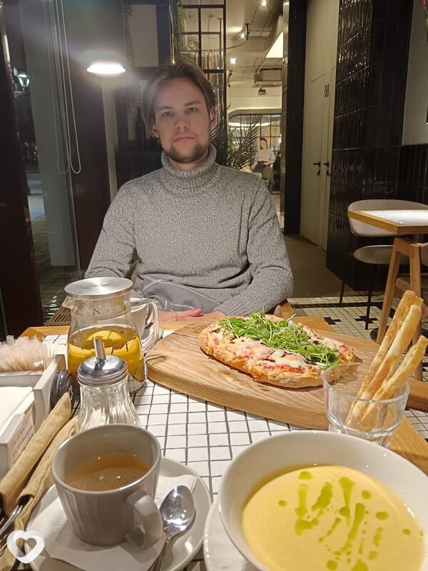 Кирилл, 21, Барнауле — анкета №3948318