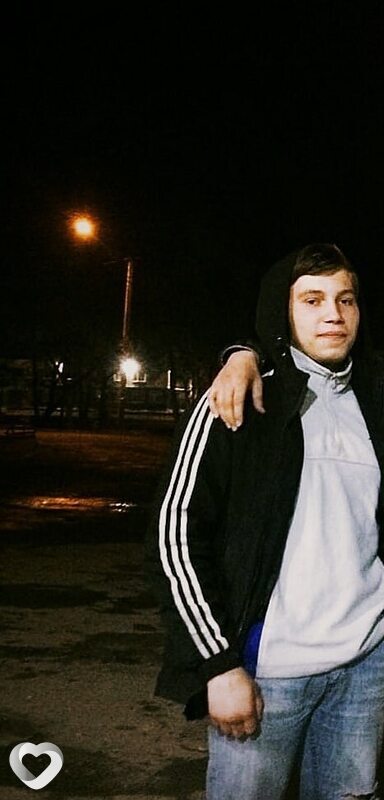 Maksim, 21, Томске — анкета №3952442
