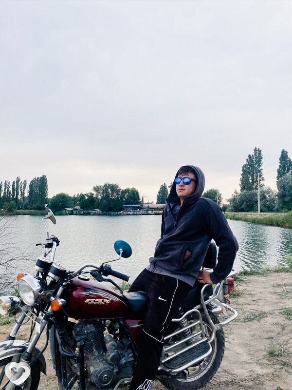 Dava, 21, Бишкек — анкета №3952675