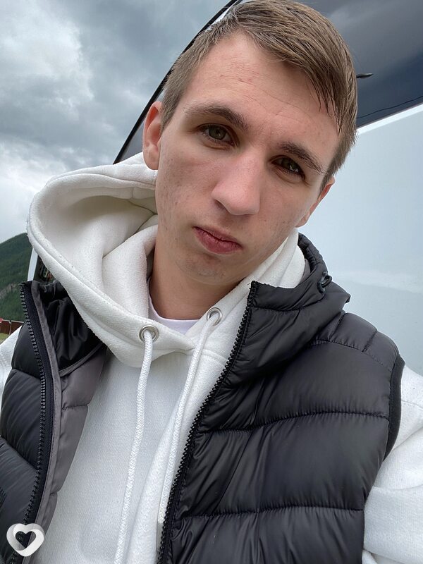 Данил, 23, Барнауле — анкета №3956707