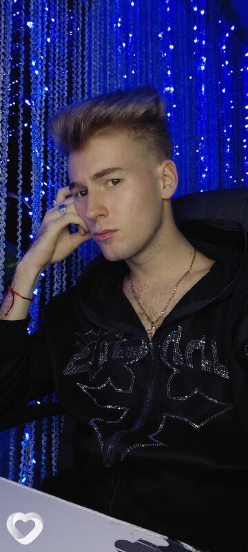 Влад, 21, Саратове — анкета №3957469