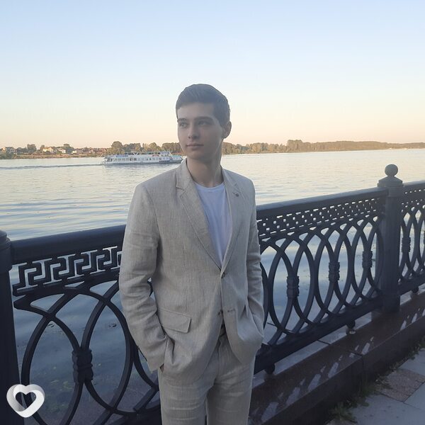 Гриша, 25, Оленегорске — анкета №3957614