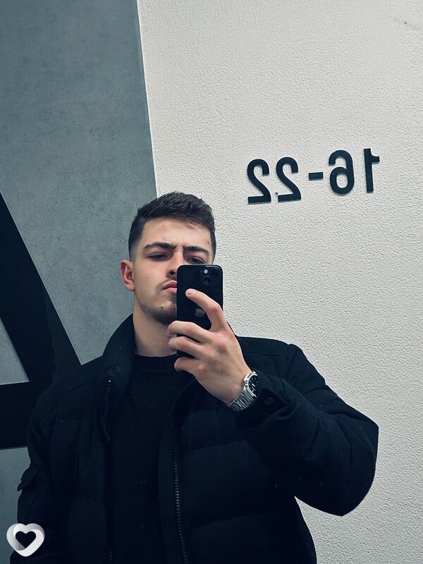 Михаил, 21, Москве — анкета №3957851