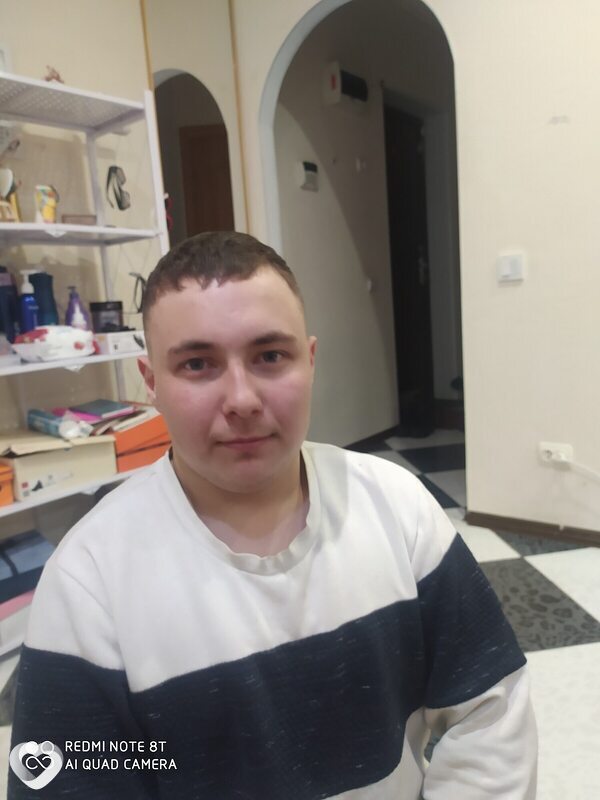 Алекс, 22, Якутске — анкета №3957995