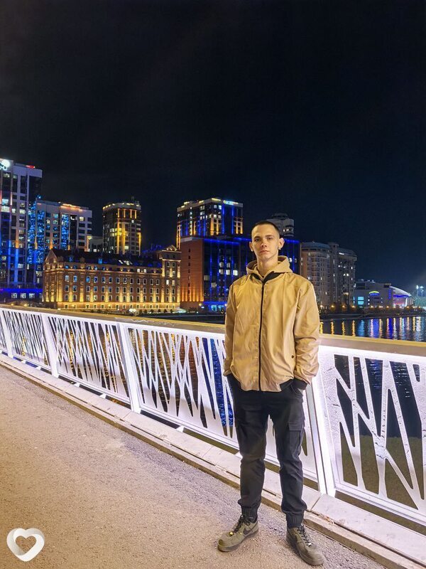 Влад, 21, Екатеринбурге — анкета №3959143