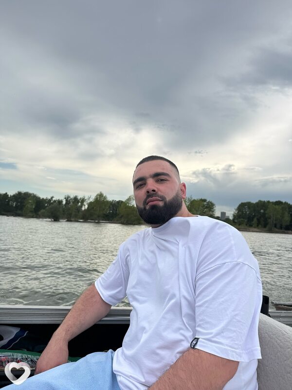 Алик, 25, Новосибирске — анкета №3959386