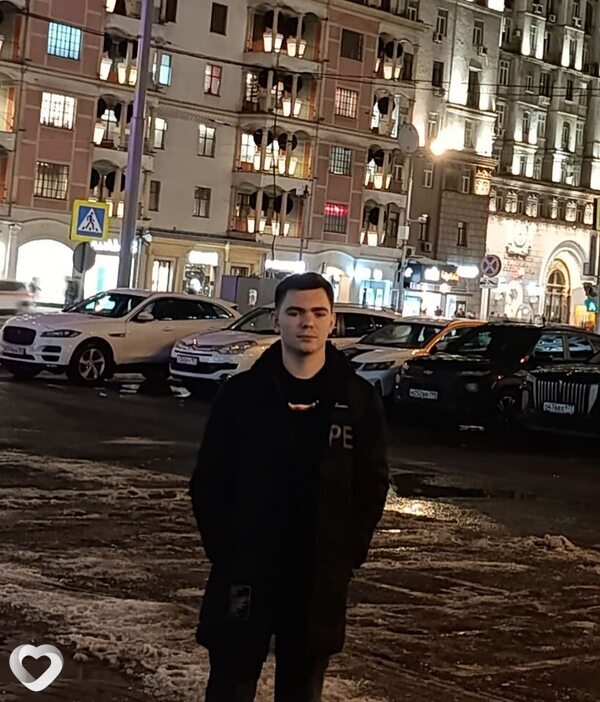 Максим, 20, Москве — анкета №3959435
