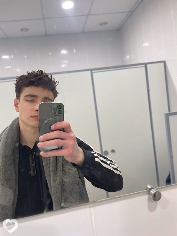 Мехроб, 18, Екатеринбурге — анкета №3959719