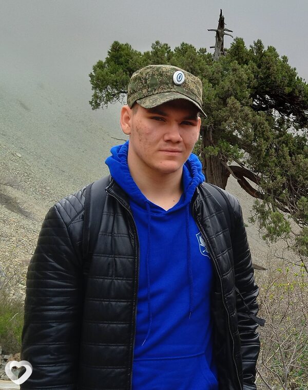 Сергей, 22, Каменске-Шахтинском — анкета №3960421