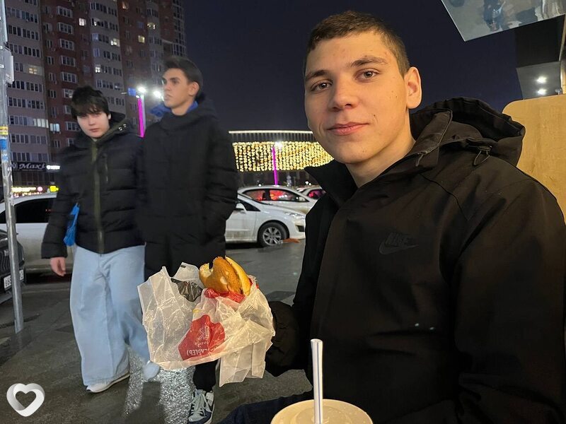 Дмитрий, 21, Кореновске — анкета №3960476