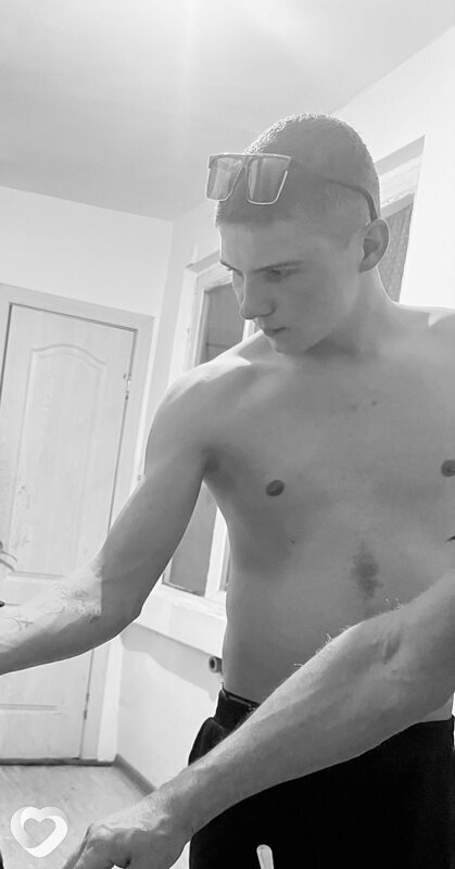 Артём, 20, Краснодаре — анкета №3963764