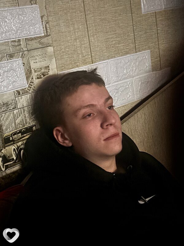Иван, 22, Москве — анкета №3964432