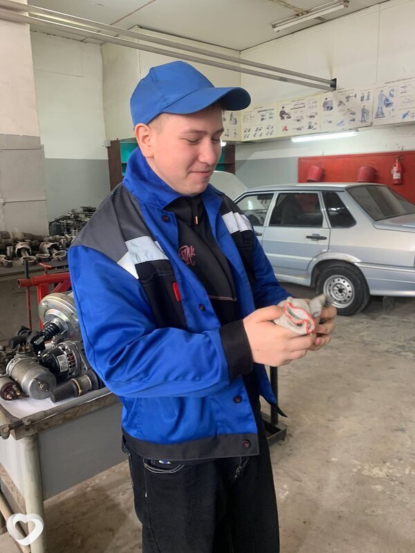 Илья, 18, Санкт-Петербурге — анкета №3965086