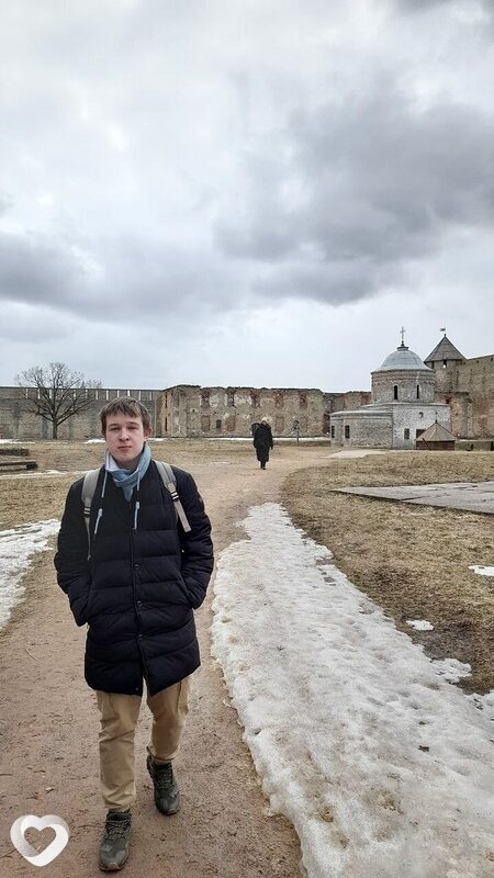 Амир, 18, Москве — анкета №3965366