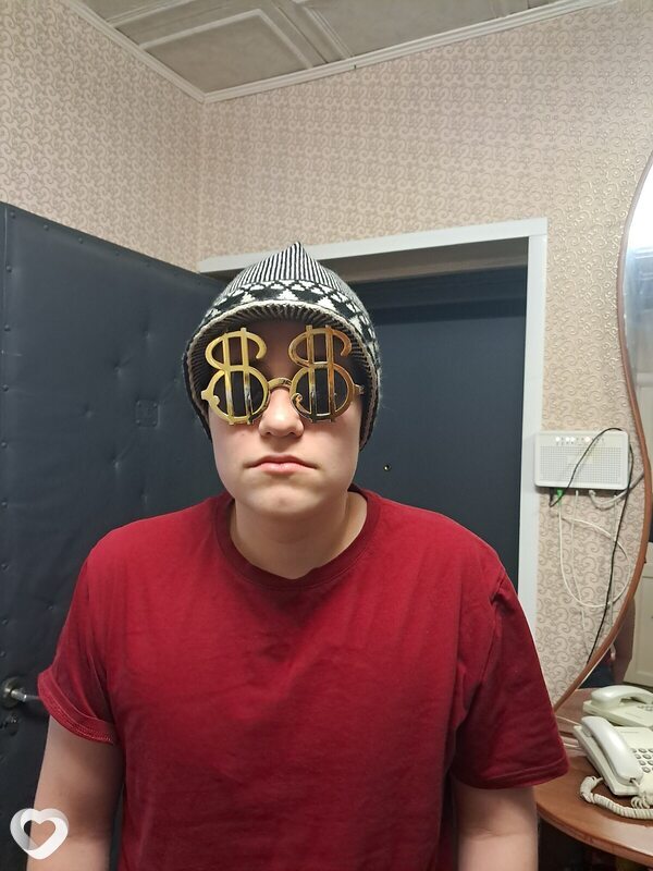 Михаил, 18, Барнауле — анкета №3969612