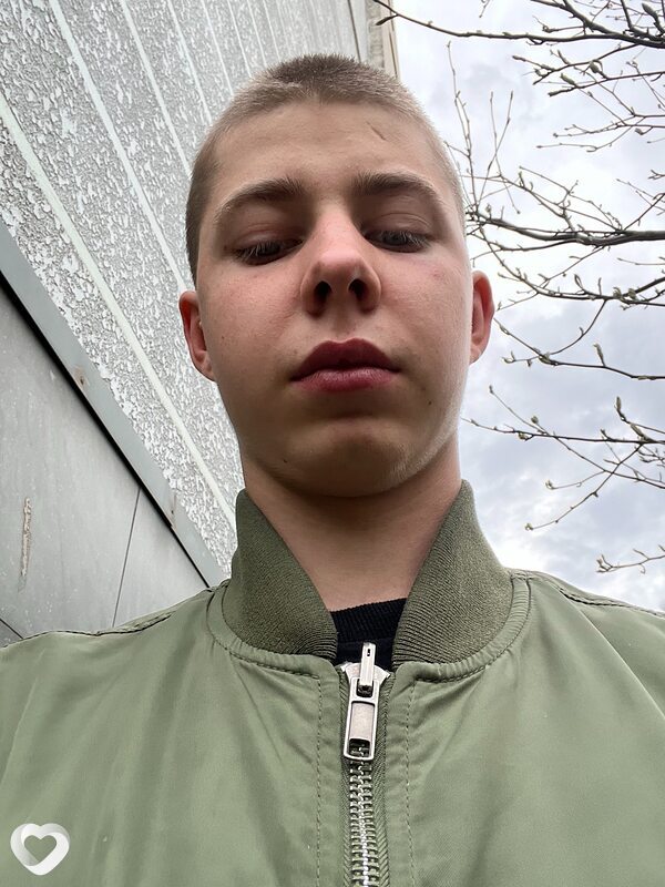 Кирилл, 19, Калининграде — анкета №3974010