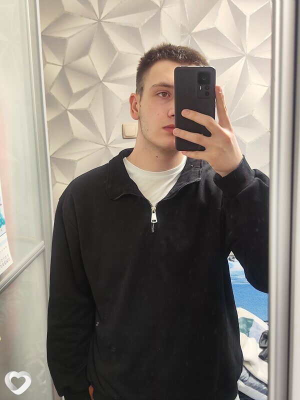 Максим, 18, Екатеринбурге — анкета №3974402