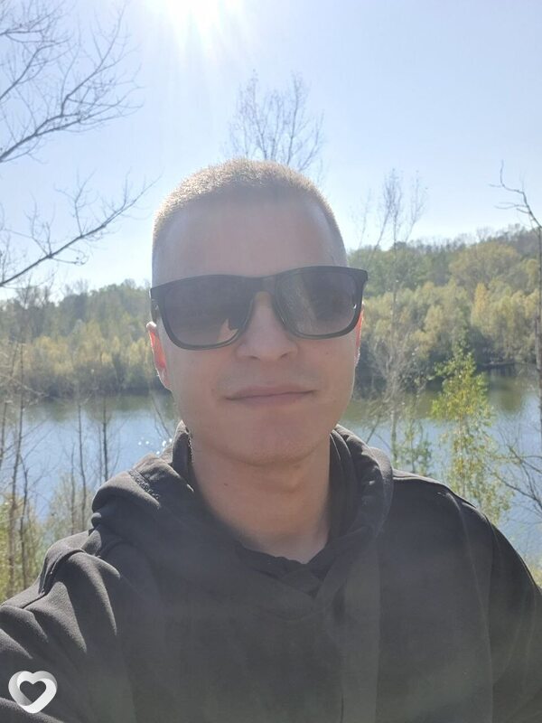 Костя, 27, Бийске — анкета №3975191