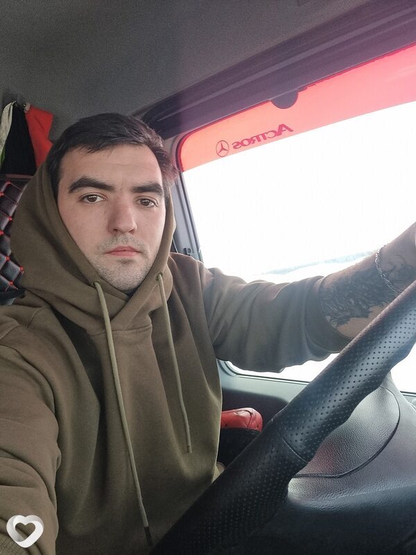Михаил, 23, Гатчине — анкета №3975713