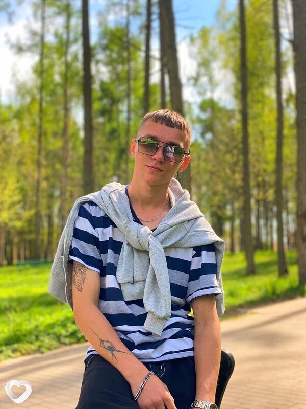 Олег, 19, Молодечно — анкета №3977612