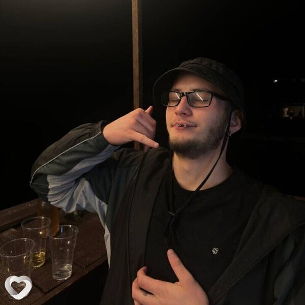 Антон, 19, Ялте — анкета №3976601
