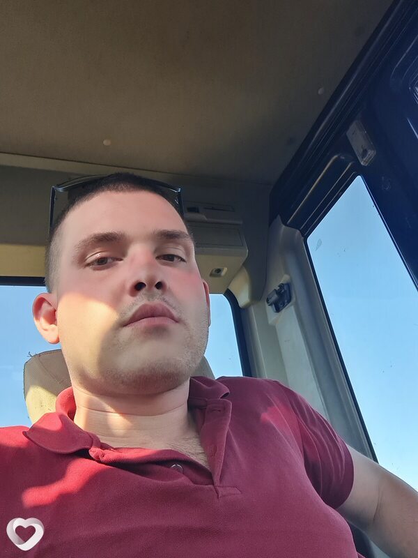 Алексей, 25, Снежном — анкета №3978703