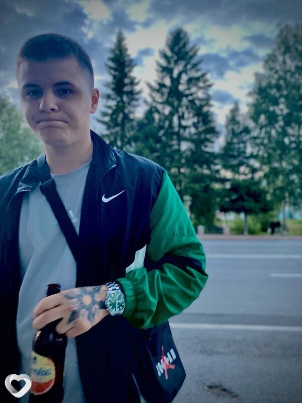 Александр, 23, Ханты-Мансийске — анкета №3979918