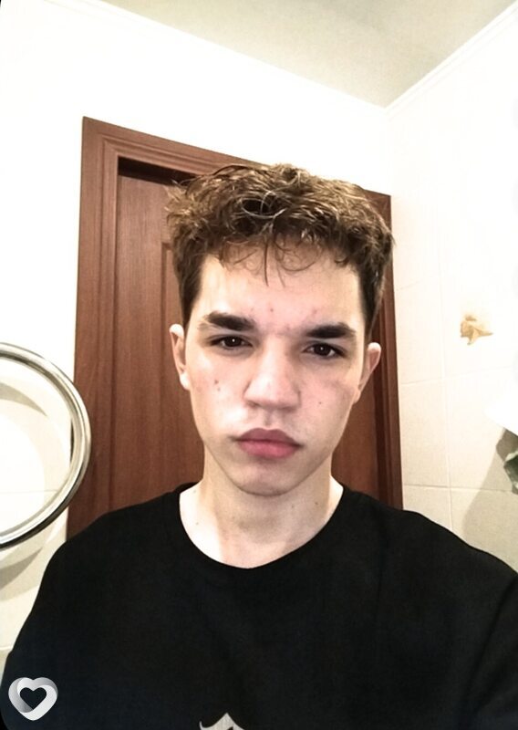 Артём, 20, Самаре — анкета №3980568