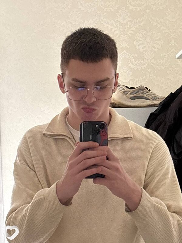 Илья, 19, Москве — анкета №3982205
