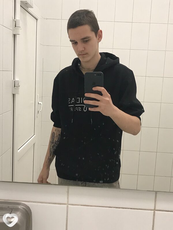Илья, 19, Шахтах — анкета №3986493