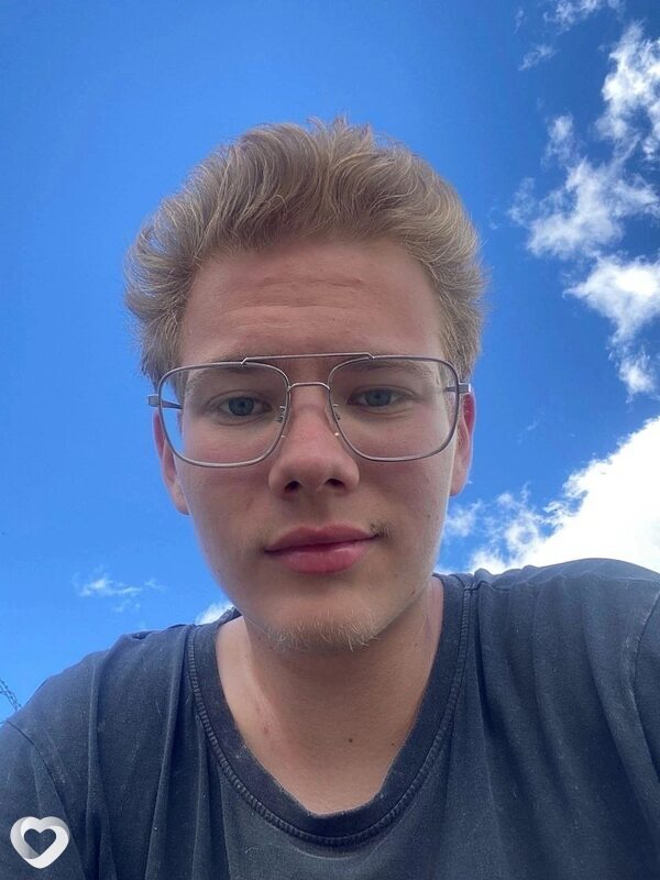 Виктор, 22, Сургуте — анкета №3990397