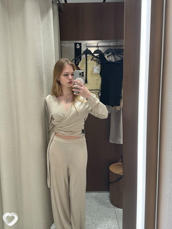 Лиза, 18, Санкт-Петербурге — анкета №3990497