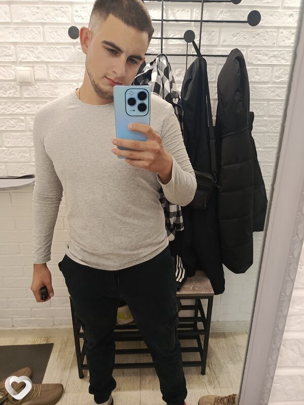 Максим, 23, Кашире — анкета №3994622