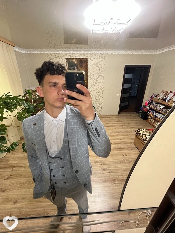 Дмитрий, 18, Москве — анкета №3996641