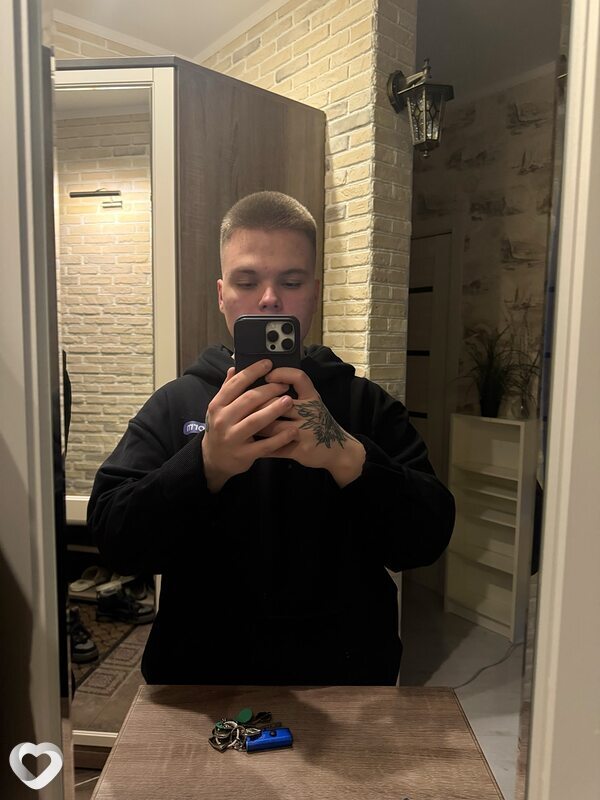 Илья, 20, Москве — анкета №3996759