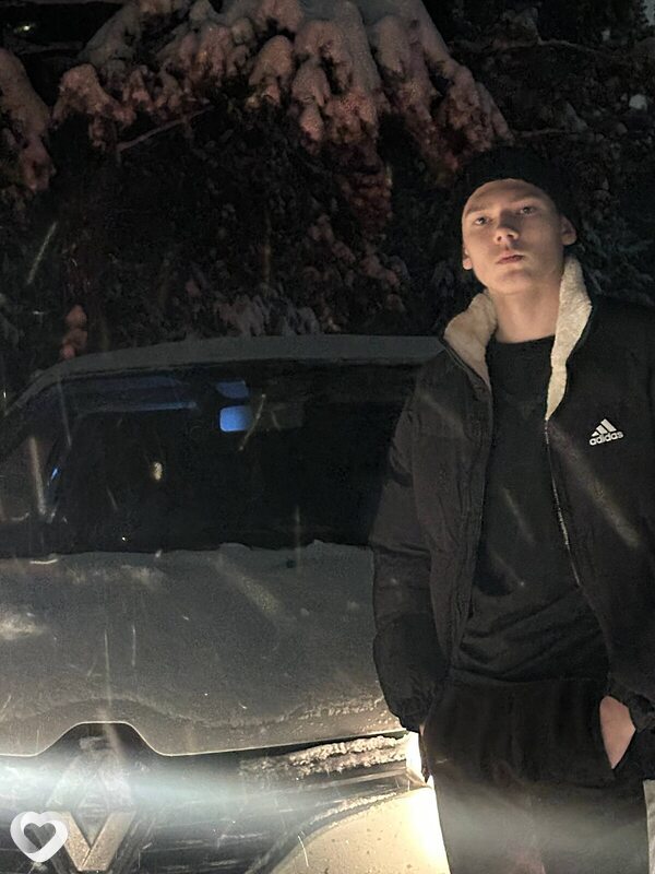 Михаил, 19, Кургане — анкета №3997106