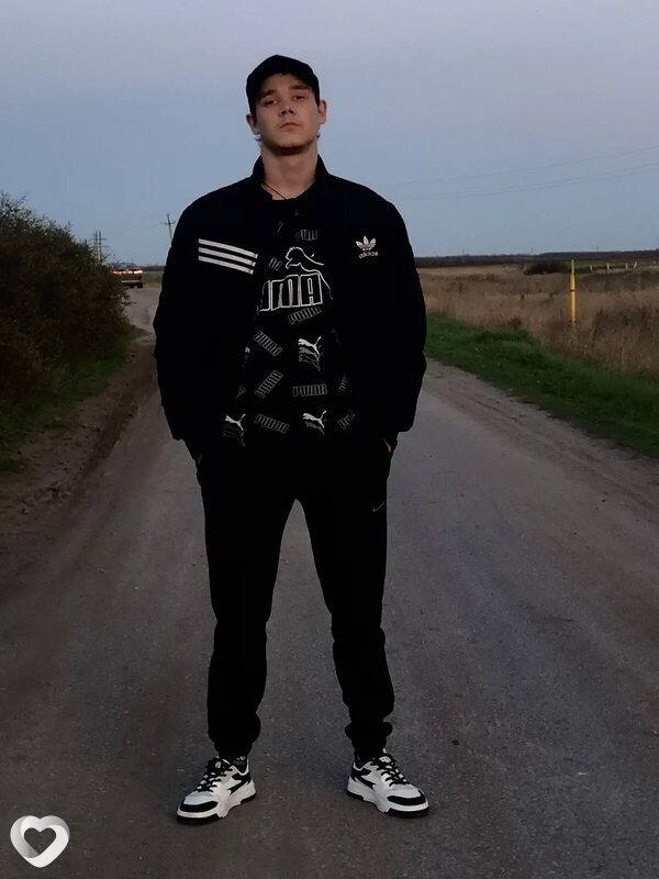 Александр, 22, Миллерове — анкета №3998262