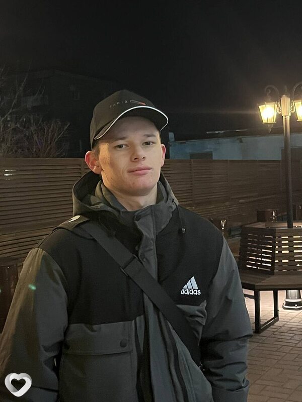 Виталя, 21, Рудном — анкета №4000444