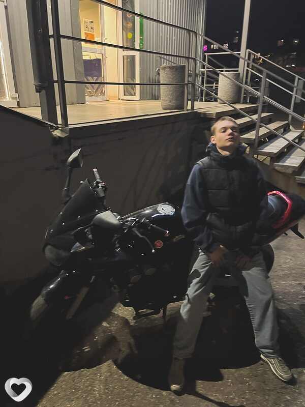 Толя, 18, Калининграде — анкета №4002781