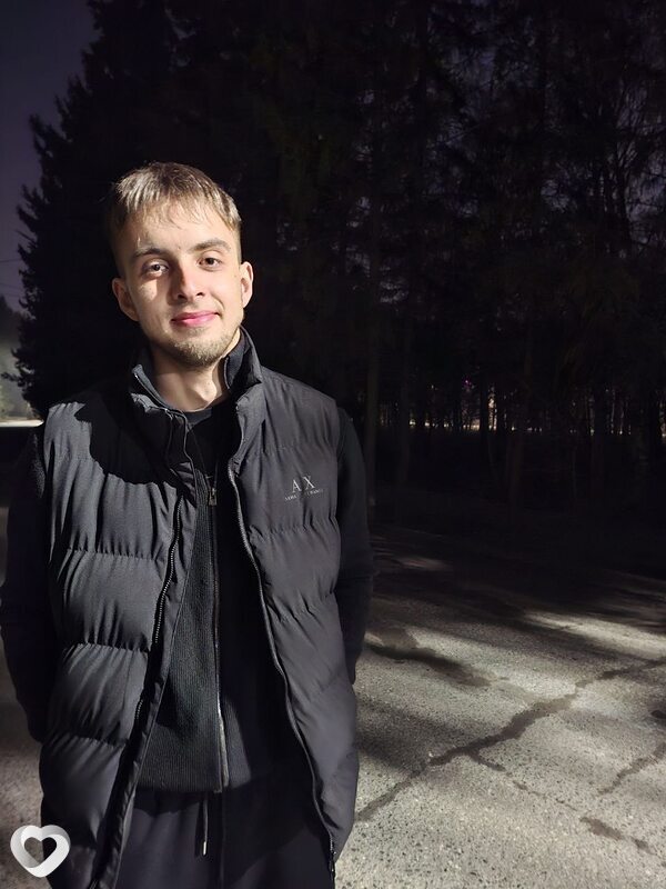 Максим, 20, Омске — анкета №4002360
