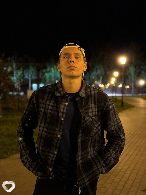 Кирилл, 19, Ижевске — анкета №4004117