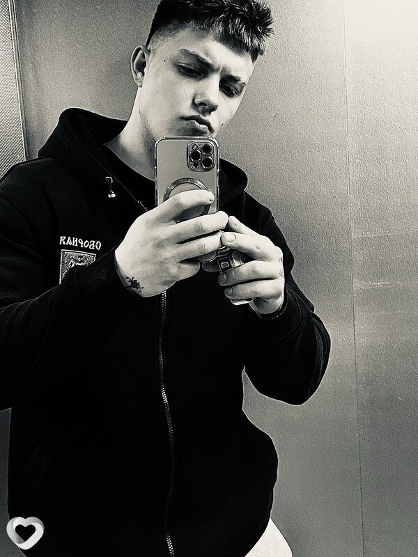 Юрий, 20, Москве — анкета №4004780